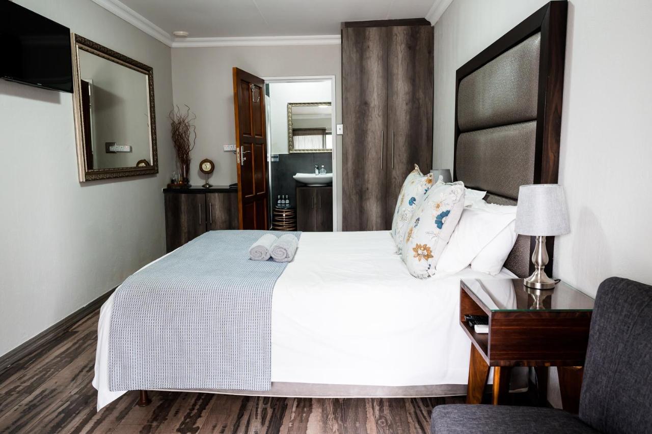 Villa Gracia Guesthouse Klerksdorp Esterno foto