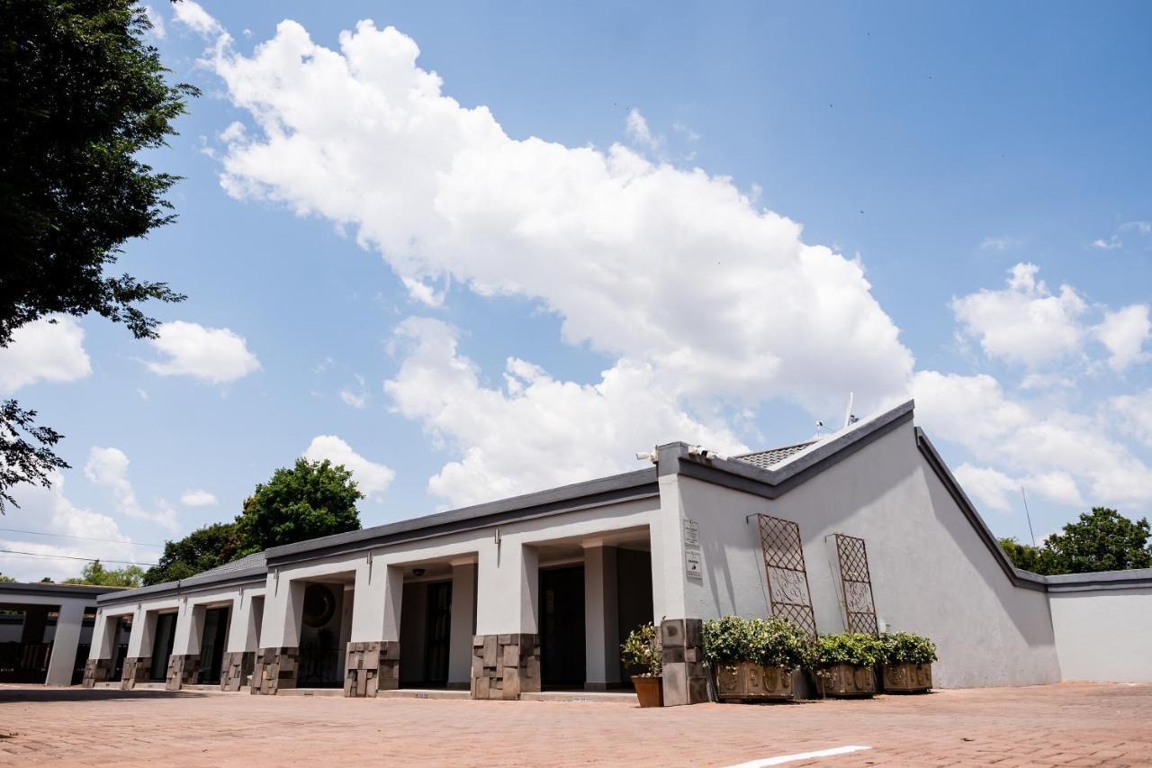 Villa Gracia Guesthouse Klerksdorp Esterno foto