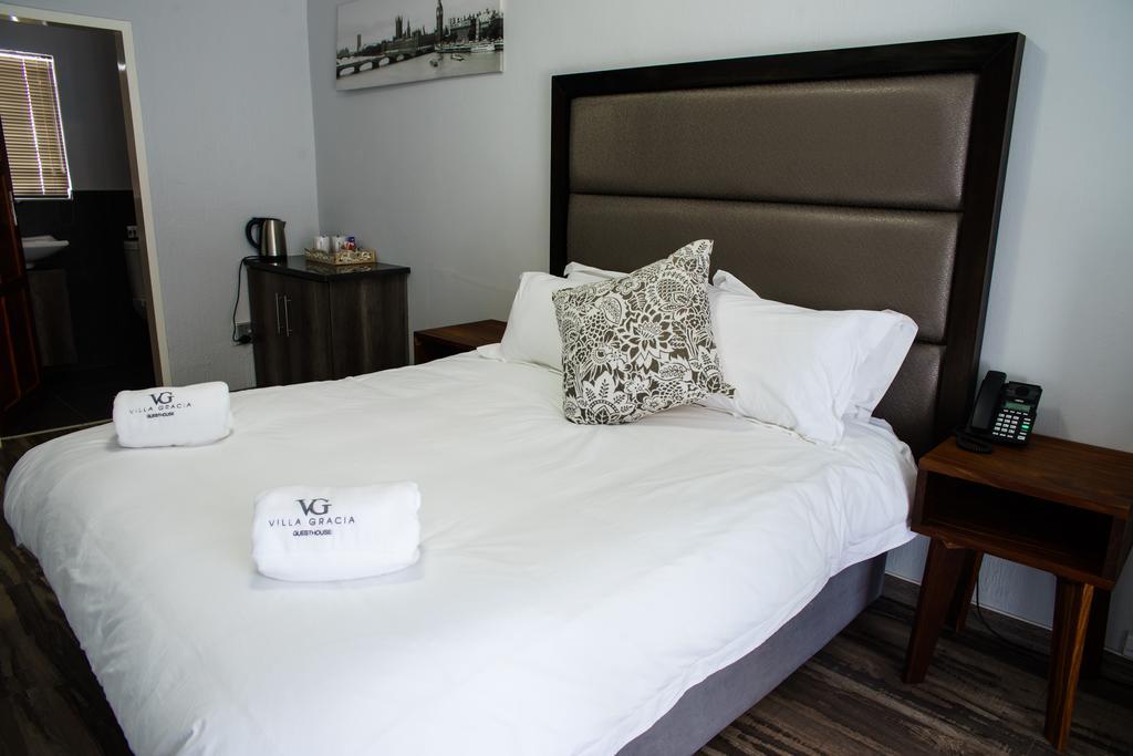 Villa Gracia Guesthouse Klerksdorp Esterno foto